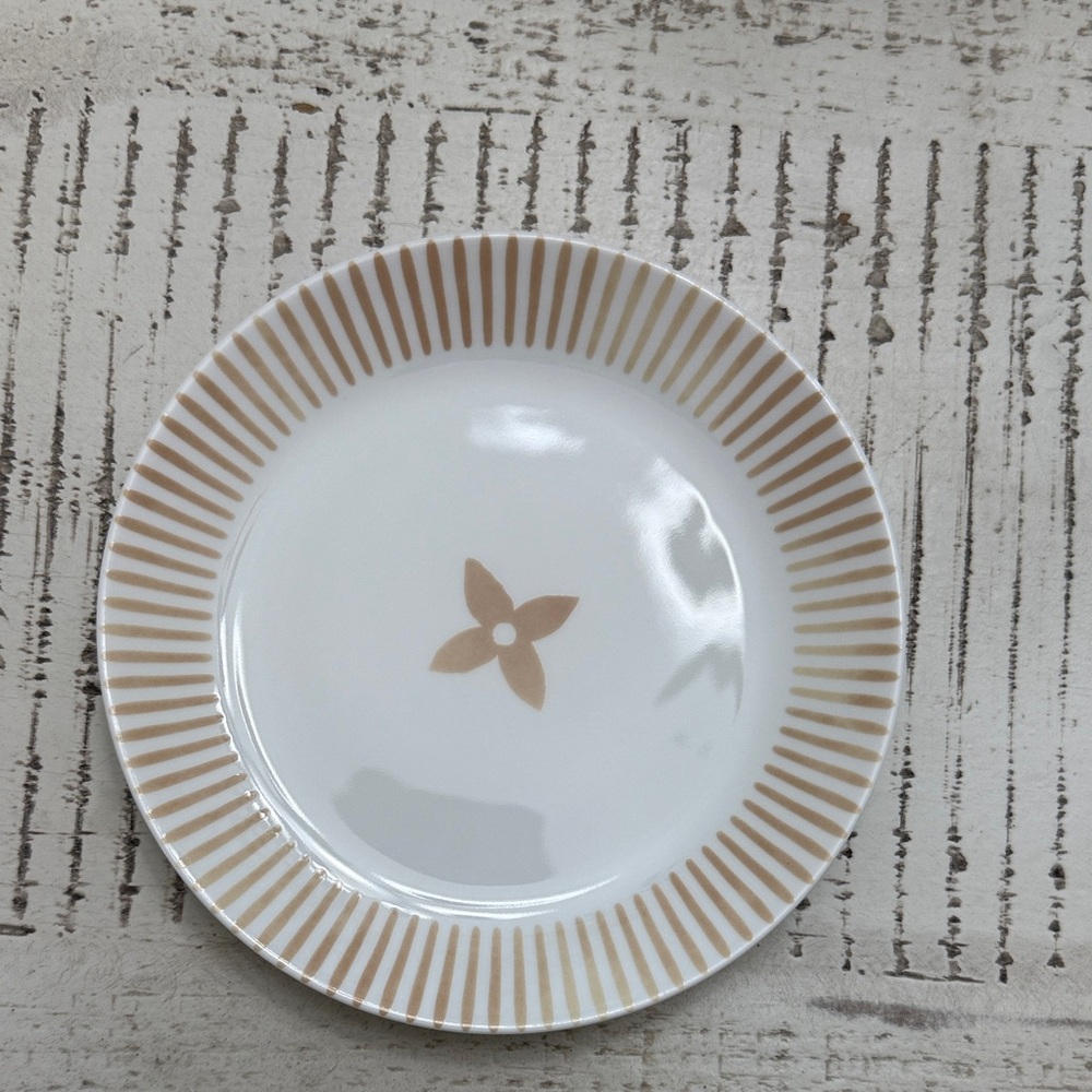 Louis Vuitton Tan and White Dinner Plate